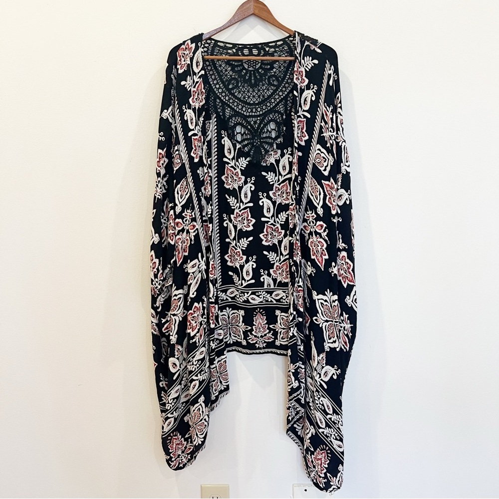 Sky And Sand Kimono Wrap Womens 1X Black Cream Floral Crochet Rayon Boho Indie